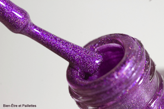 Grandient-avec-crown-of-thistles-A-England8