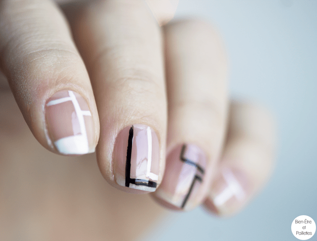 nail-art-graphique-noir-blanc-manucurist2