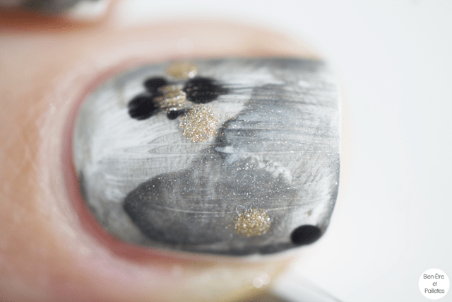 nail-art-marbre-kaki-avec-tampon-4