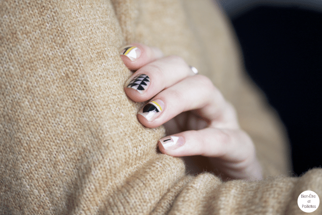 nail-art-triangle-noir-blanc2