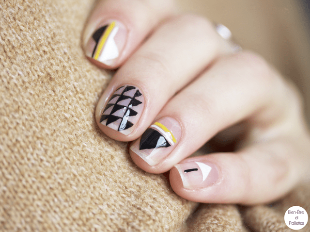nail-art-triangle-noir-blanc3